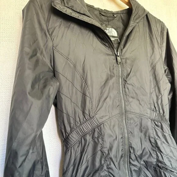 North Face Rissy Light Weight Windbreaker Jacket - Picture 3 of 9